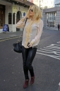 Sarah_Harding_arriving_at_the_Ivy_restaurant_02_02_12_28429.jpg