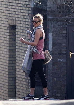Sarah_Harding_at_a_north_London_gym_16_01_12_281229.jpg