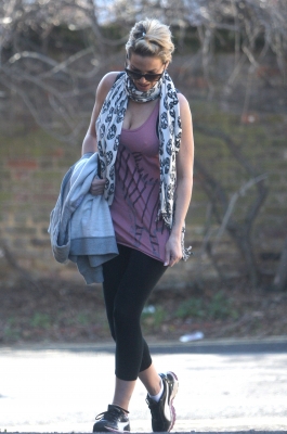 Sarah_Harding_at_a_north_London_gym_16_01_12_28229.jpg
