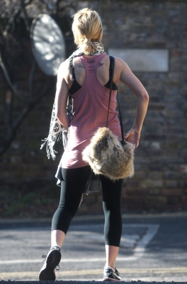 Sarah_Harding_at_a_north_London_gym_16_01_12_28929.jpg