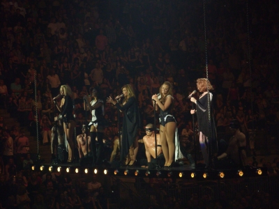 Out_of_Control_Tour_2009_-_London_23_05_09_284629.jpg