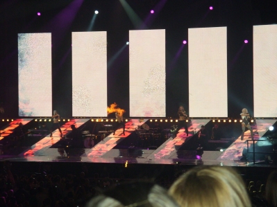 Out_of_Control_Tour_2009_-_London_23_05_09_284929.jpg