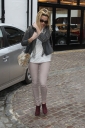 Sarah_Harding_leaves_her_home_in_London_20_01_12_281029.jpg