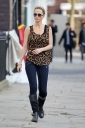 Sarah_Harding_leaving_a_coffee_place_28_02_12_282229.jpg