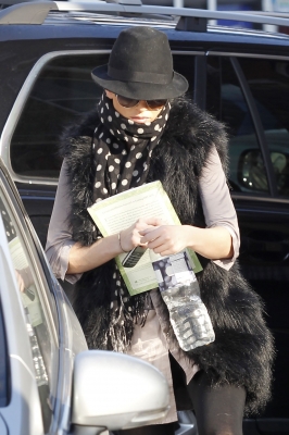 Sarah_Harding_leaving_her_home_11_02_12_28129.JPG