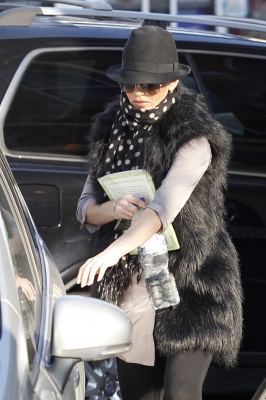 Sarah_Harding_leaving_her_home_11_02_12_28429.JPG