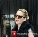 Sarah_Harding_leaving_her_home_in_North_London__London2C_England_17_02_12_28229.jpg