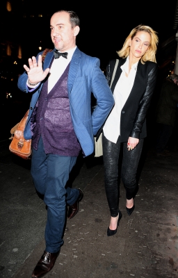 Sarah_Harding_leaving_the_Theatre_Royal_Haymarket_06_03_12_28529.jpg