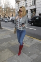 Sarah_Harding_out_and_about_in_London_19_01_12_283029.jpg