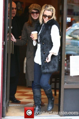 Sarah_Harding_out_and_about_in_Primrose_Hill__London2C_England_16_02_12_282629.jpg