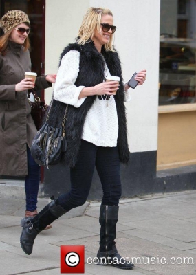 Sarah_Harding_out_and_about_in_Primrose_Hill__London2C_England_16_02_12_282829.jpg
