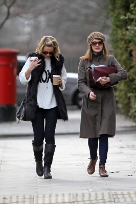 Sarah_Harding_out_and_about_in_Primrose_Hill__London2C_England_16_02_12_285229.jpg