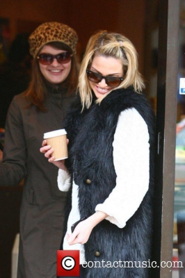 Sarah_Harding_out_and_about_in_Primrose_Hill__London2C_England_16_02_12_28529.jpg