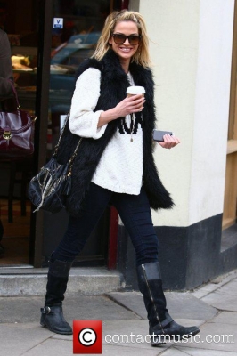 Sarah_Harding_out_and_about_in_Primrose_Hill__London2C_England_16_02_12_28829.jpg