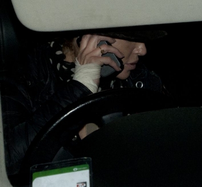 Sarah_Harding_returning_home_01_01_12_28629.jpg