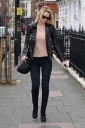 Имя файла=Sarah_Harding_shopping_in_central_London_29_02_12_282629.jpg
Размер файла=814КБ
Размеры=2000x3000
Дата=Март 16, 2012 Sarah_Harding_shopping_in_central_London_29_02_12_282629.jpg