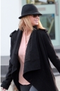 Sarah_Harding_shops_in_Primrose_Hill_13_01_12_282129.jpg
