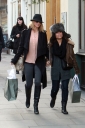 Sarah_Harding_shops_in_Primrose_Hill_13_01_12_282229.jpg