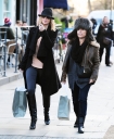 Sarah_Harding_shops_in_Primrose_Hill_13_01_12_282929.jpg