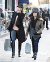 Sarah_Harding_shops_in_Primrose_Hill_13_01_12_283029.jpg