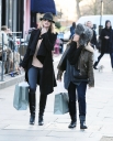 Sarah_Harding_shops_in_Primrose_Hill_13_01_12_283129.jpg