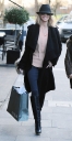 Sarah_Harding_shops_in_Primrose_Hill_13_01_12_283429.jpg