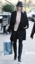 Sarah_Harding_shops_in_Primrose_Hill_13_01_12_283529.jpg