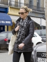 Sarah_Harding_visits_a_food_and_wine_shop2C_London_09_03_12_28529.jpg