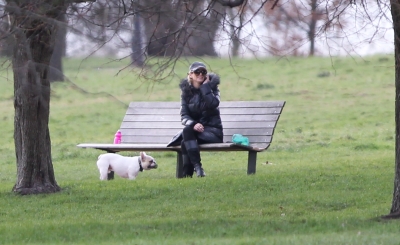Sarah_Harding_walking_her_dog_Claude_in_North_London__It_was_Claude_s_first_walk_in_a_week_after_he_suffered_a_slipped_disc__London2C_England_20_02_12_282829.jpg
