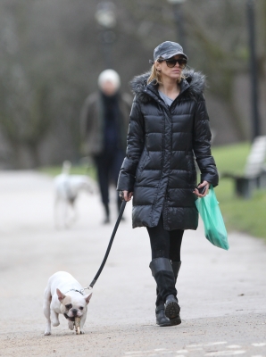 Sarah_Harding_walking_her_dog_Claude_in_North_London__It_was_Claude_s_first_walk_in_a_week_after_he_suffered_a_slipped_disc__London2C_England_20_02_12_284629.jpg