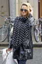 Sarah_Harding_walking_her_dog_in_London_19_01_12_28129.jpg