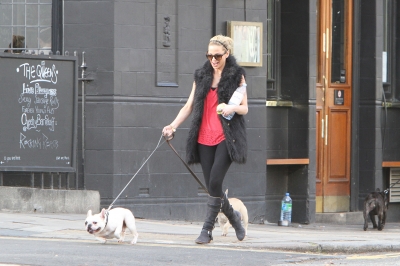 Sarah_Harding_walking_her_dogs_in_Primrose_Hill_10_03_12_281329.jpg