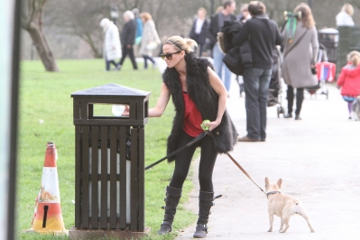 Sarah_Harding_walking_her_dogs_in_Primrose_Hill_10_03_12_282929.jpg