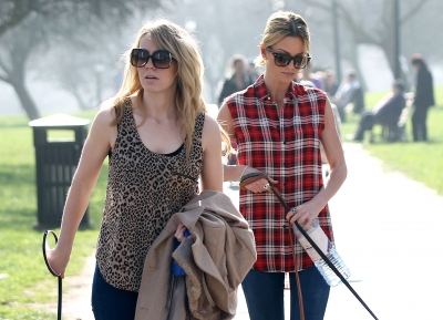 Sarah_Harding_walking_her_dogs_in_Primrose_Hill_15_03_12_282829.jpg