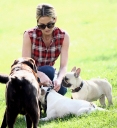 Имя файла=Sarah_Harding_walking_her_dogs_in_Primrose_Hill_15_03_12_28429.jpg
Размер файла=766КБ
Размеры=2983x3244
Дата=Март 16, 2012 Sarah_Harding_walking_her_dogs_in_Primrose_Hill_15_03_12_28429.jpg