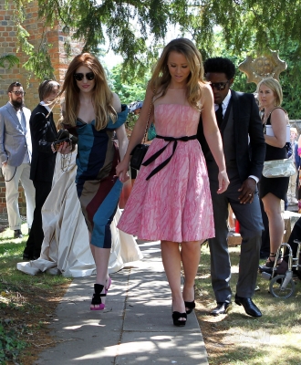 Kim_and_Nicola_attend_a_friends_wedding_in_Berkshire_3_06_11_282729.jpg