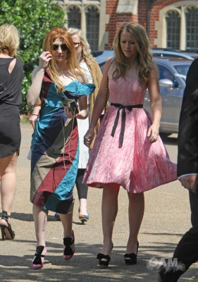 Kim_and_Nicola_attend_a_friends_wedding_in_Berkshire_3_06_11_286129.jpg
