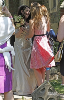 Kim_and_Nicola_attend_a_friends_wedding_in_Berkshire_3_06_11_287129.jpg