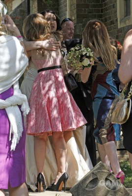 Kim_and_Nicola_attend_a_friends_wedding_in_Berkshire_3_06_11_289029.jpg