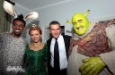 Kim_meets_Antonio_Banderas_at_Shrek_the_Musical_24_11_11_28129.jpg