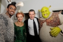 Имя файла=Kim_meets_Antonio_Banderas_at_Shrek_the_Musical_24_11_11_28429.jpg
Размер файла=257КБ
Размеры=640x426
Дата=Март 16, 2012 Kim_meets_Antonio_Banderas_at_Shrek_the_Musical_24_11_11_28429.jpg