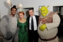 Имя файла=Kim_meets_Antonio_Banderas_at_Shrek_the_Musical_24_11_11_28729.jpg
Размер файла=245КБ
Размеры=640x426
Дата=Март 16, 2012 Kim_meets_Antonio_Banderas_at_Shrek_the_Musical_24_11_11_28729.jpg