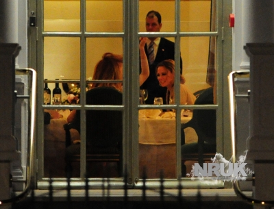 Kim2C_Nic_and_Sarah_go_for_a_meal_at_Manderin_Oriental_5_05_11_28429.jpg