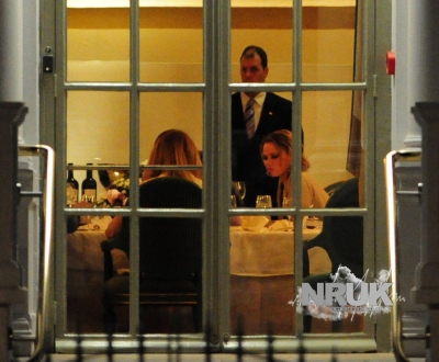 Kim2C_Nic_and_Sarah_go_for_a_meal_at_Manderin_Oriental_5_05_11_28529.jpg