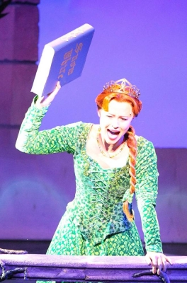 Kimberley_as_Princess_Fiona_in_Shrek_05_10_11_281529.jpg