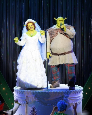 Kimberley_as_Princess_Fiona_in_Shrek_05_10_11_282929.jpg