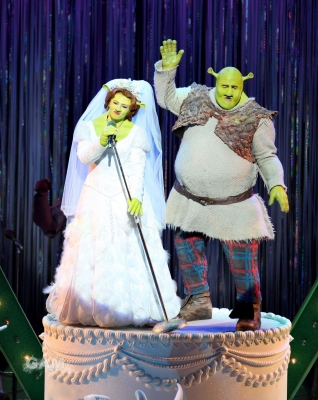 Kimberley_as_Princess_Fiona_in_Shrek_05_10_11_288629.jpg
