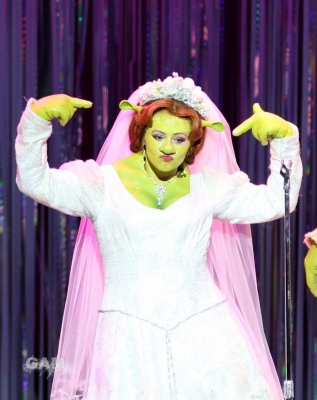 Kimberley_as_Princess_Fiona_in_Shrek_05_10_11_289129.jpg