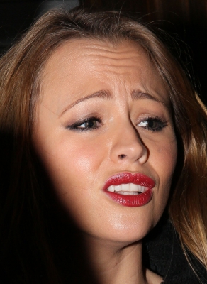 Kimberley_Walsh_arriving_leaving_the_BBC_RADIO_1_10_02_11_283029.jpg