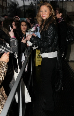 Kimberley_Walsh_arriving_leaving_the_BBC_RADIO_1_10_02_11_28829.jpg